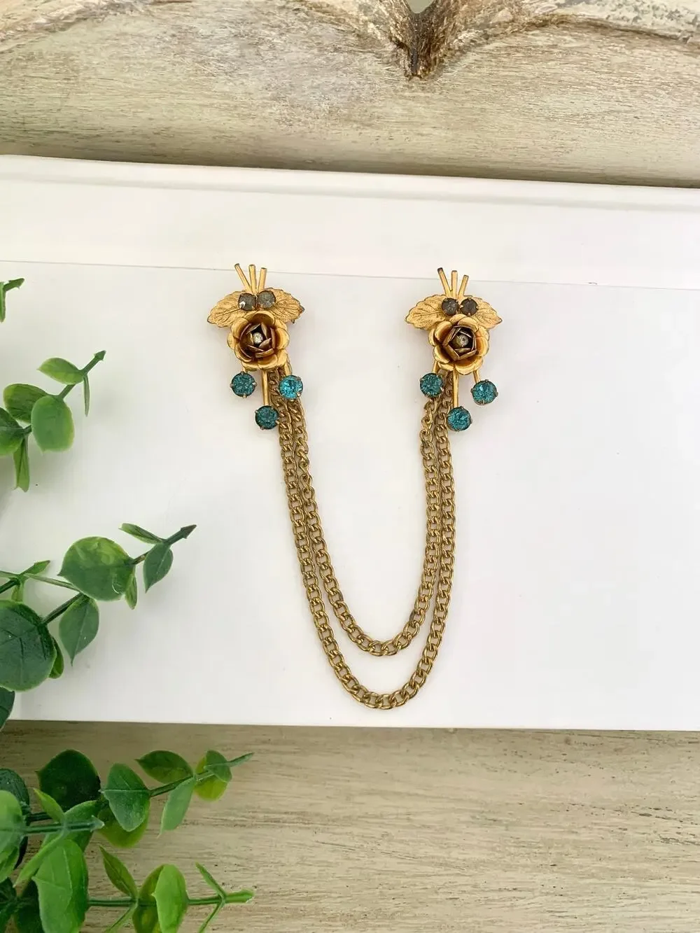 Vintage 1950s Sweater Clip Double Brooch Teal Rhinestone Gold Tone Chain Elegant